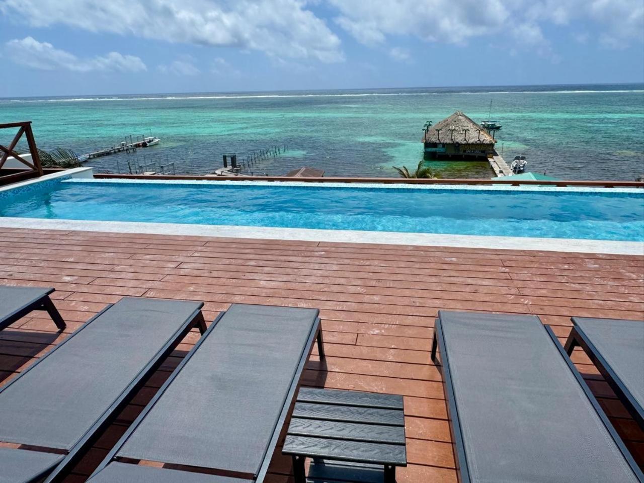 Sandbar Beachfront Hostel & Restaurant سان بيدرو المظهر الخارجي الصورة