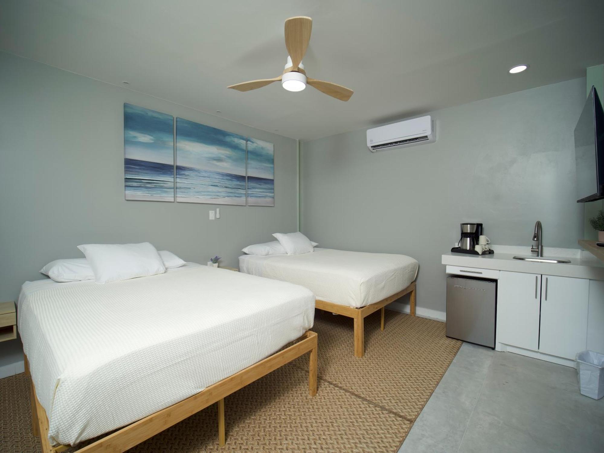 Sandbar Beachfront Hostel & Restaurant سان بيدرو المظهر الخارجي الصورة