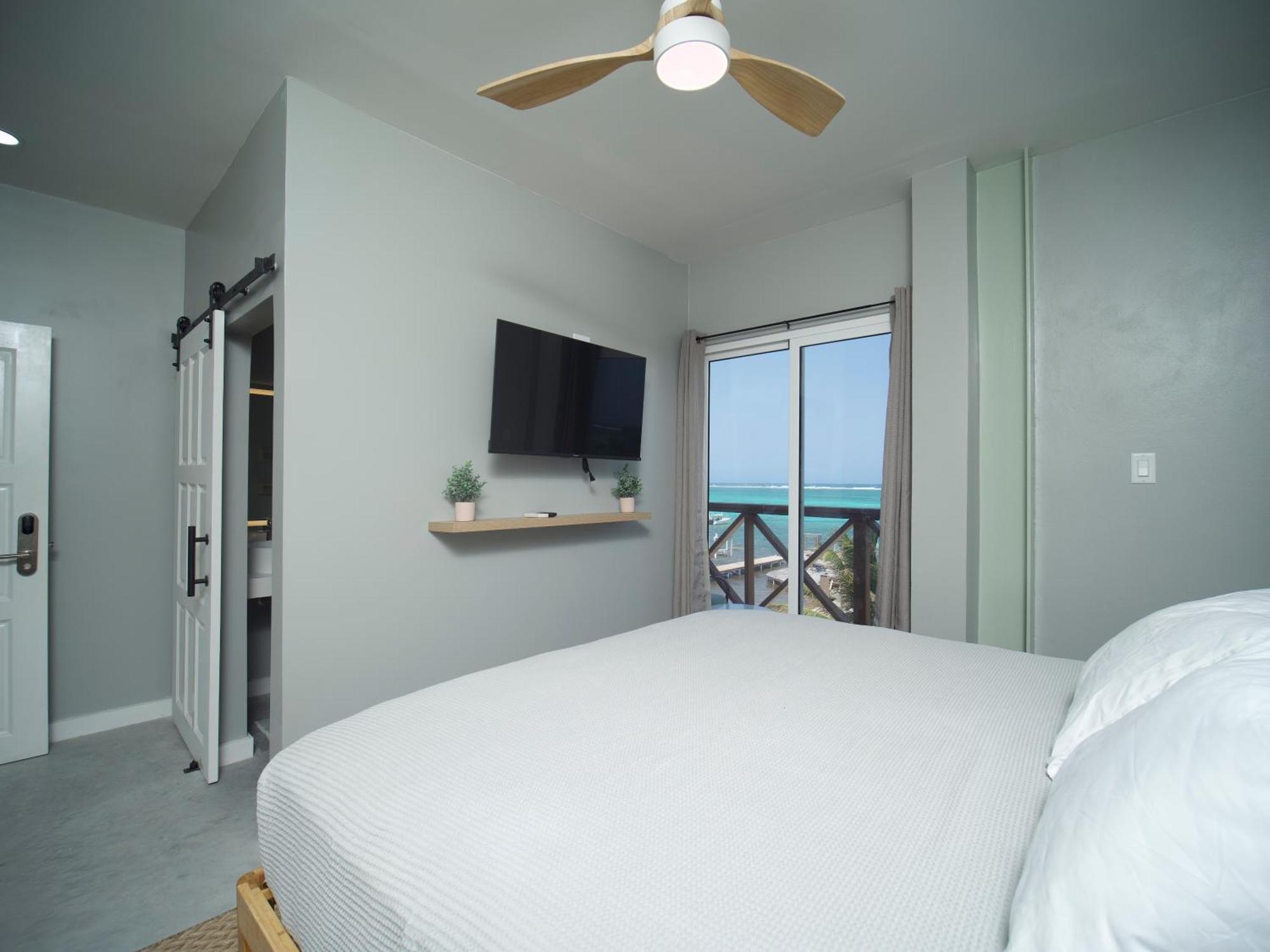 Sandbar Beachfront Hostel & Restaurant سان بيدرو الغرفة الصورة