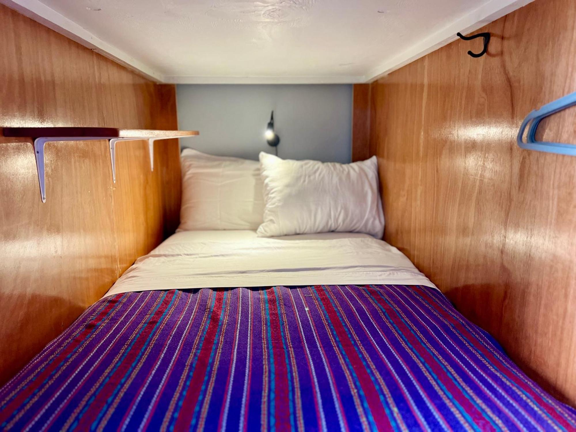 Sandbar Beachfront Hostel & Restaurant سان بيدرو الغرفة الصورة