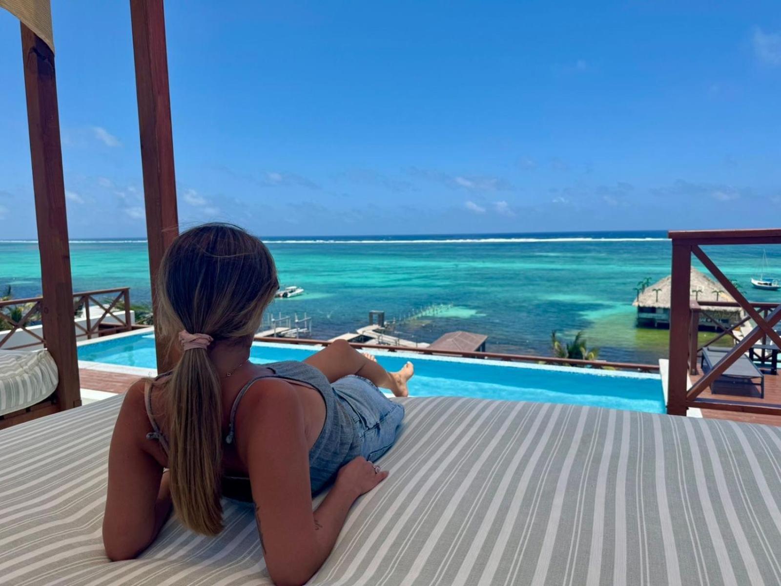 Sandbar Beachfront Hostel & Restaurant سان بيدرو المظهر الخارجي الصورة